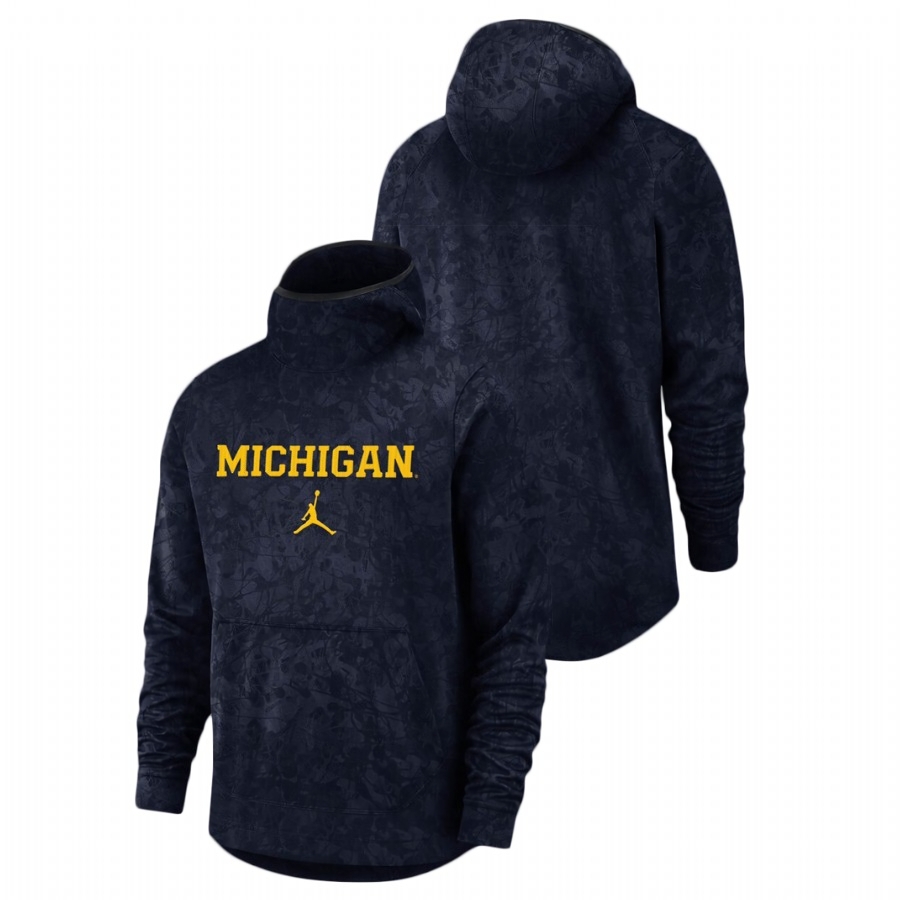 Michigan Wolverines Men's NCAA Navy Team Logo Spotlight Pullover College Basketball Hoodie CXJ2249JW